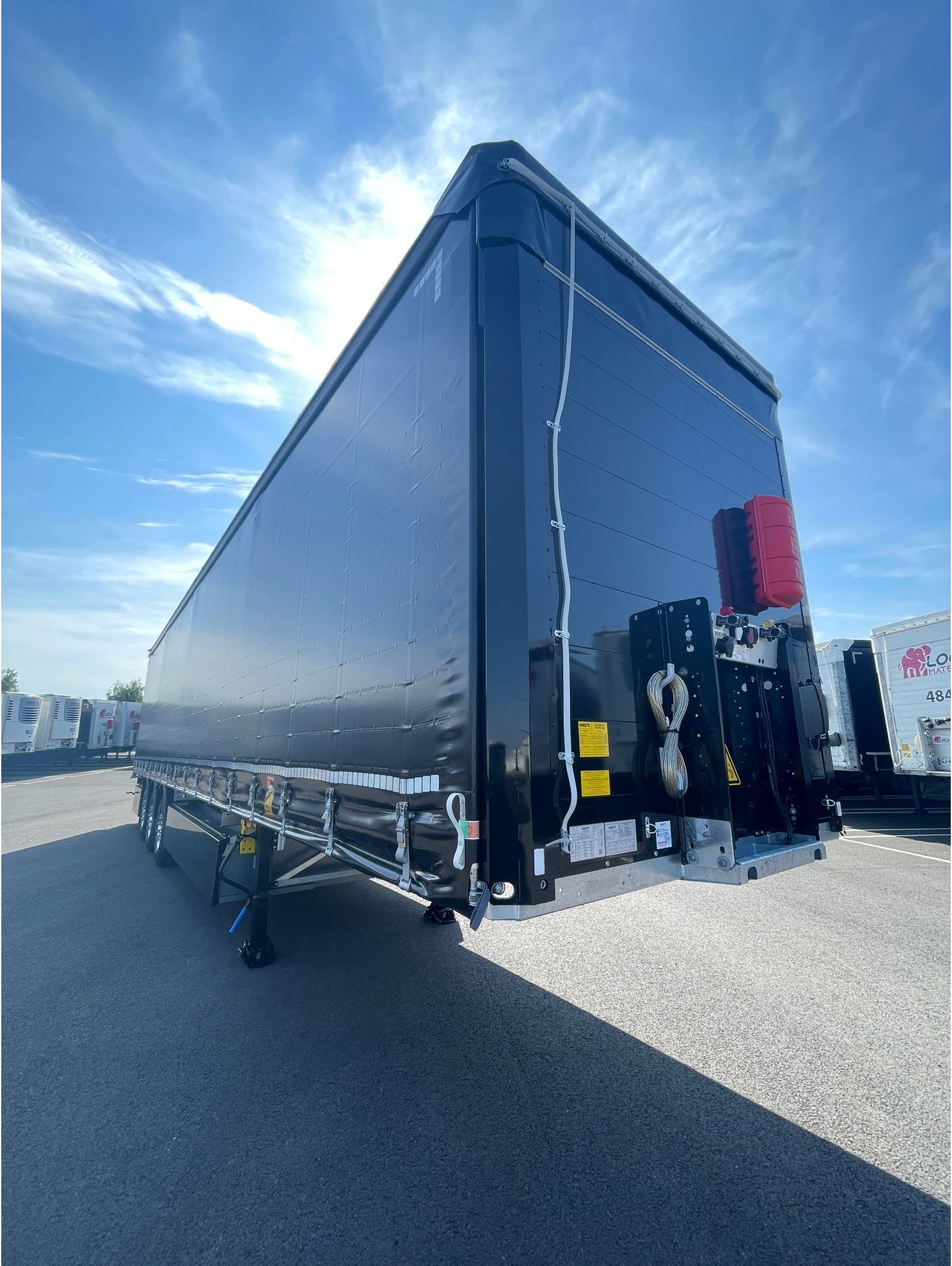 Service de location et de vente de semi-remorques Loca Matériel