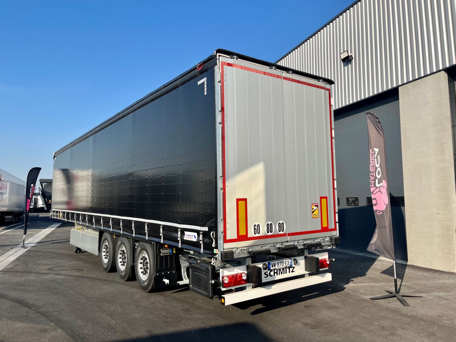 Service de location et de vente de semi-remorques Loca Matériel