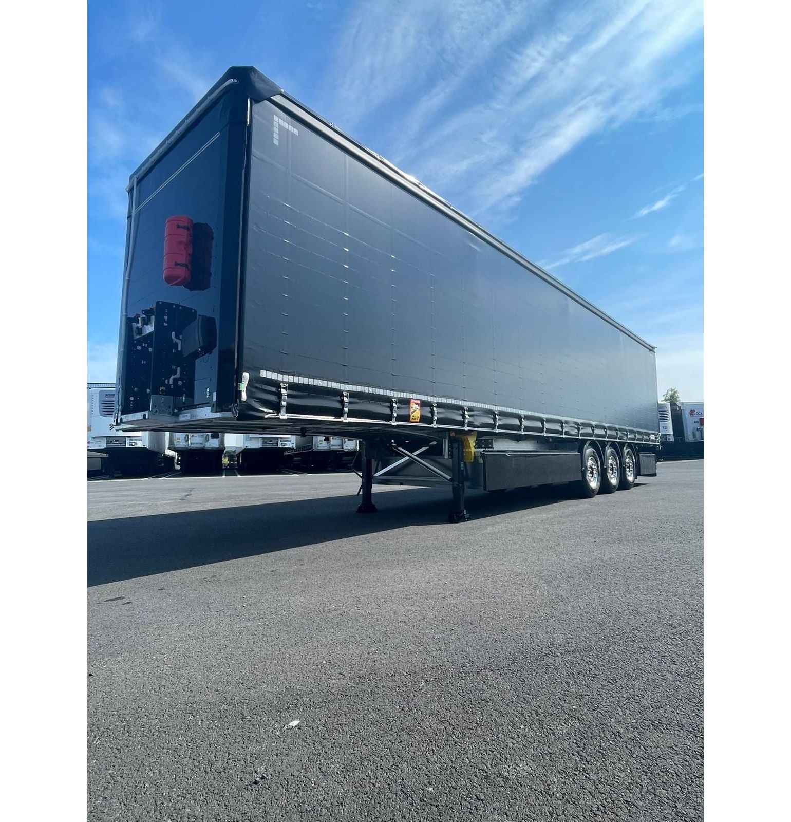 Service de location et de vente de semi-remorques Loca Matériel